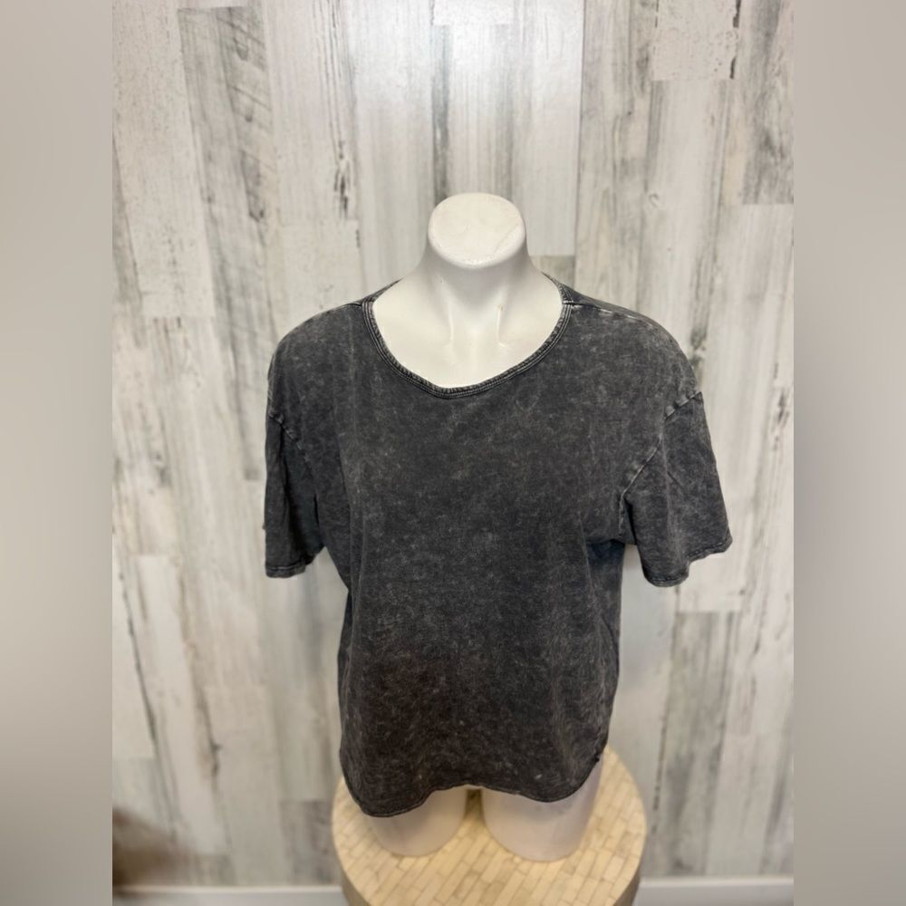 Gray top - Picture 6 of 7